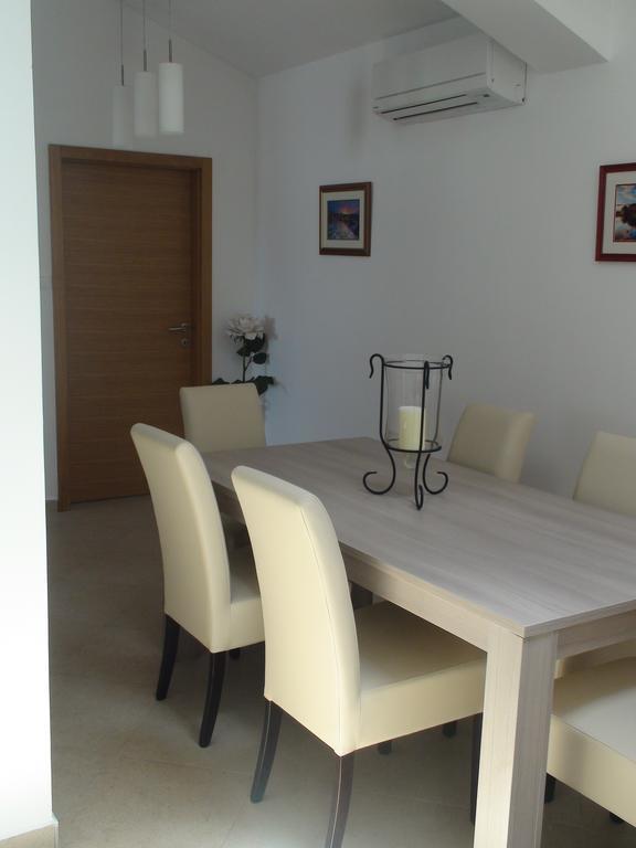 Apartments Eva Malinska Room photo